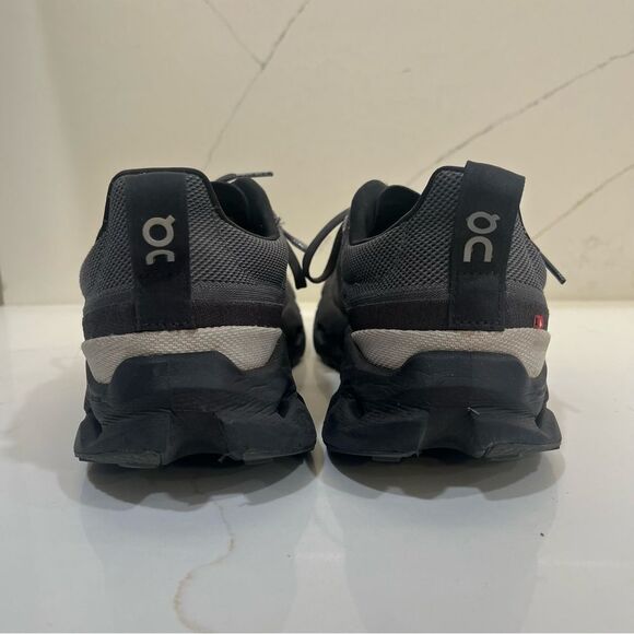 Athletic_Shoes